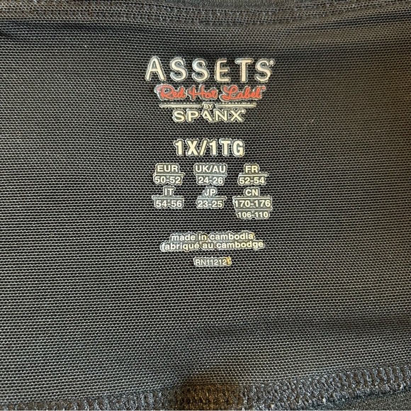 Assets Red Hot Label by Spanx black leggings size 1X stretch compression - Picture 3 of 8